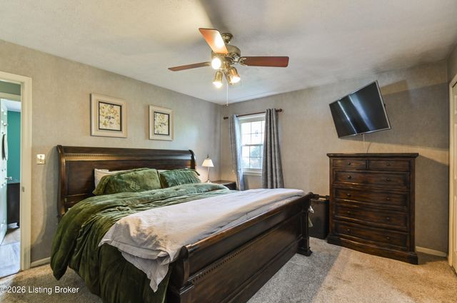 4606 Stormon Ct, Louisville, KY 40220