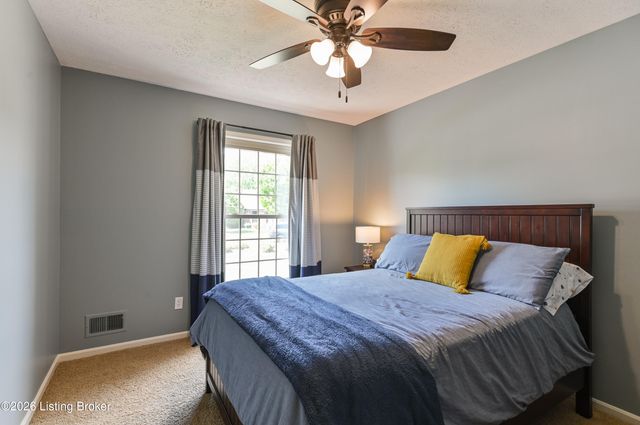 4606 Stormon Ct, Louisville, KY 40220