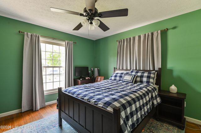 4606 Stormon Ct, Louisville, KY 40220