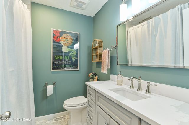 4606 Stormon Ct, Louisville, KY 40220