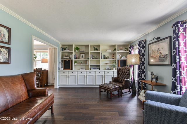 4606 Stormon Ct, Louisville, KY 40220