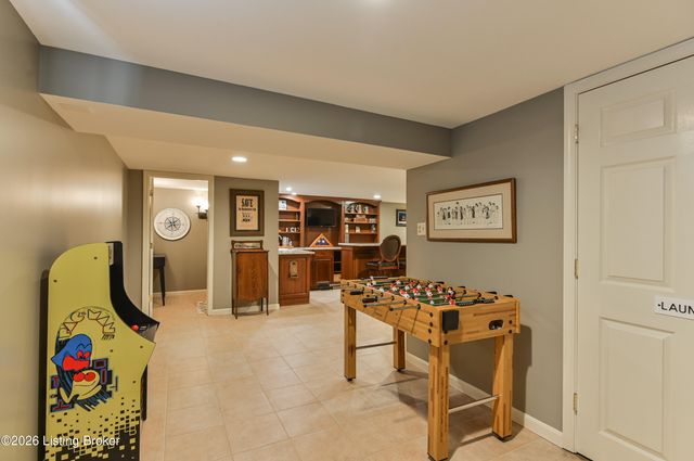 4606 Stormon Ct, Louisville, KY 40220