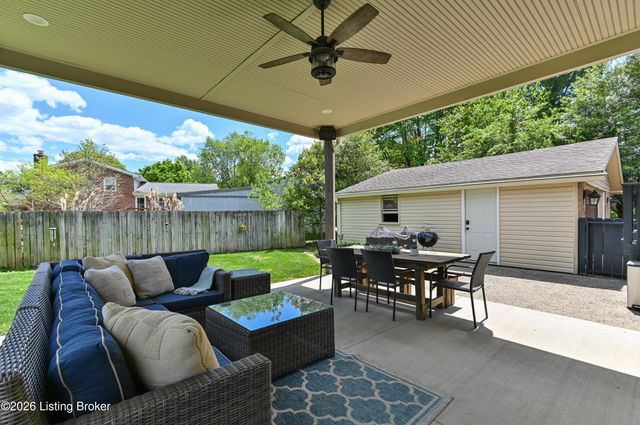 4606 Stormon Ct, Louisville, KY 40220