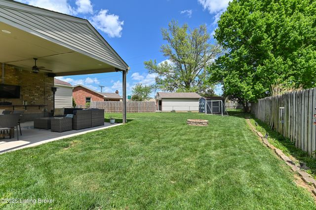 4606 Stormon Ct, Louisville, KY 40220