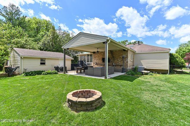 4606 Stormon Ct, Louisville, KY 40220