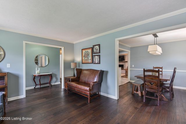 4606 Stormon Ct, Louisville, KY 40220