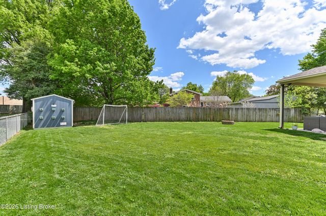 4606 Stormon Ct, Louisville, KY 40220