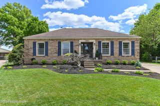4606 Stormon Ct, Louisville, KY 40220