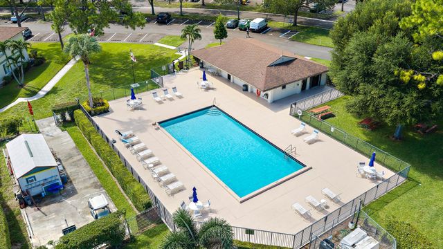6511 Chasewood Drive Unit g, Jupiter, FL 33458
