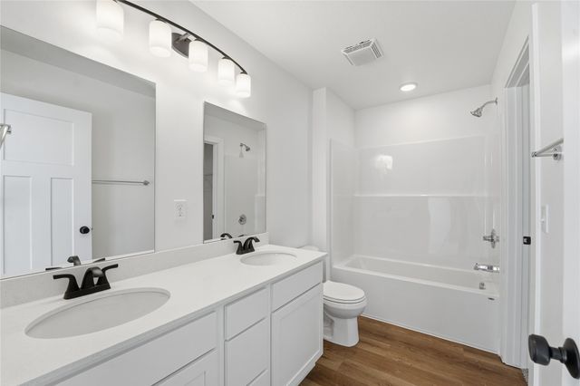 213 NW Waverly Drive, Waukee, IA 50263