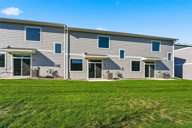 213 NW Waverly Drive, Waukee, IA 50263