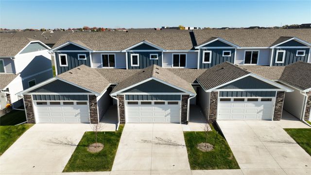 213 NW Waverly Drive, Waukee, IA 50263