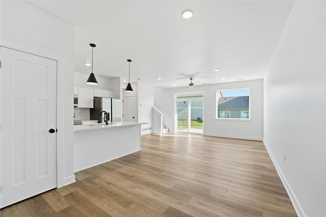 213 NW Waverly Drive, Waukee, IA 50263