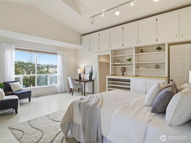 9020 Valley Green Drive SE, Olympia, WA 98513