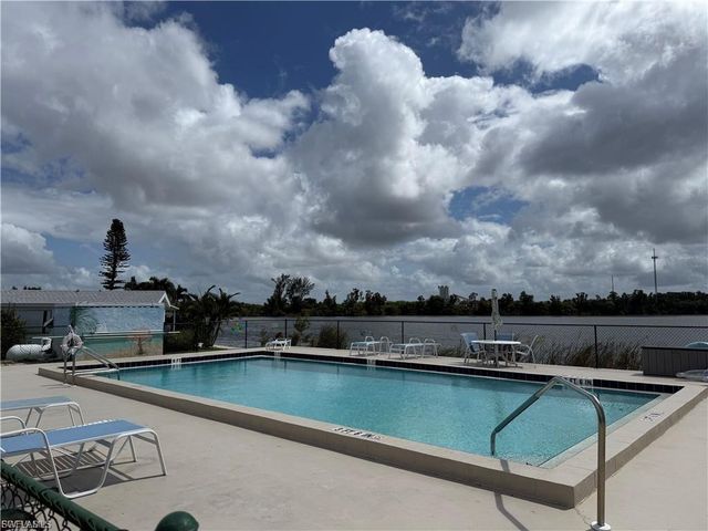 17138 Casselberry LN, Fort Myers, FL 33967