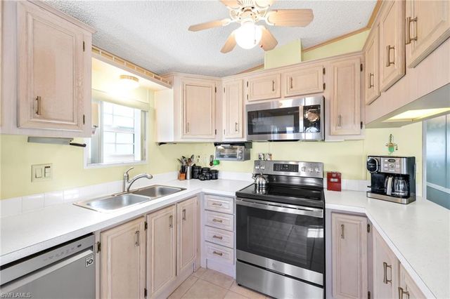 17138 Casselberry LN, Fort Myers, FL 33967