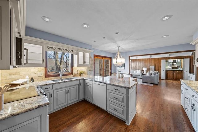 12908 W 84th Street, Lenexa, KS 66215