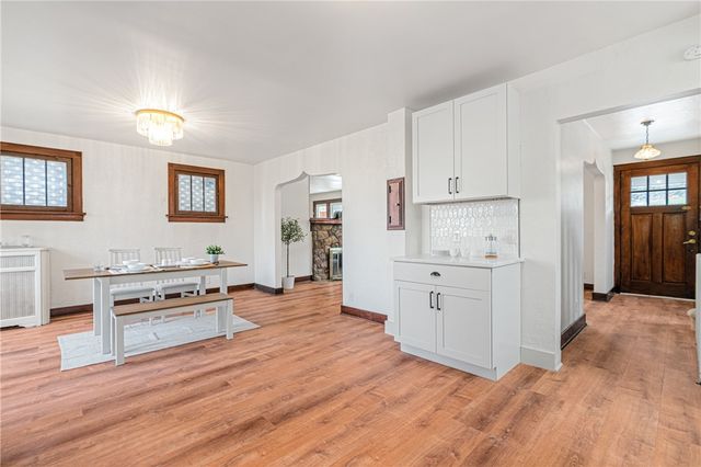 114 Augusta St, Mt Washington, PA 15211