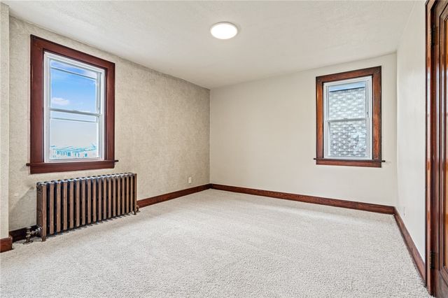 114 Augusta St, Mt Washington, PA 15211