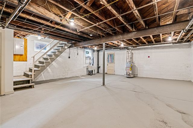 114 Augusta St, Mt Washington, PA 15211