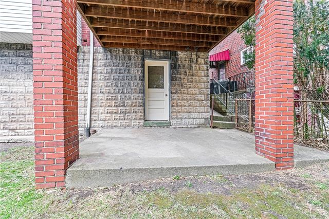 114 Augusta St, Mt Washington, PA 15211