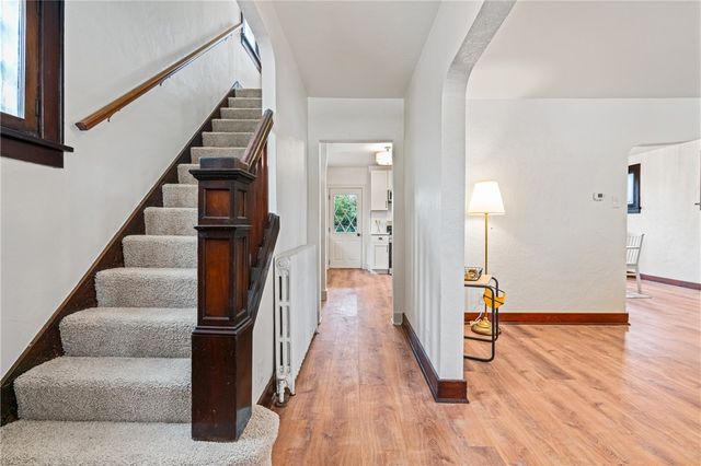 114 Augusta St, Mt Washington, PA 15211