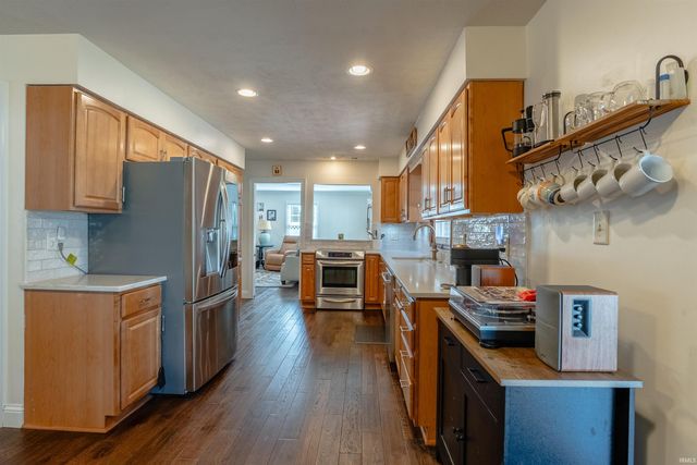 615 Trinity Drive, Evansville, IN 47714