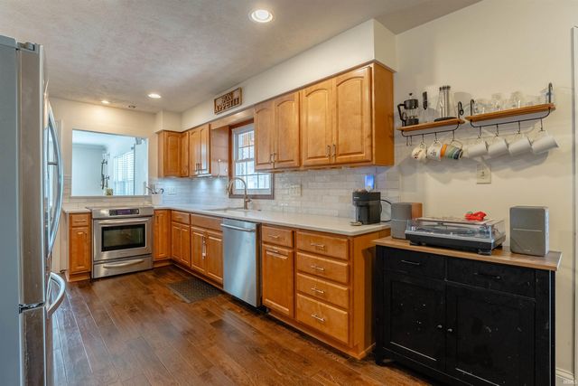 615 Trinity Drive, Evansville, IN 47714