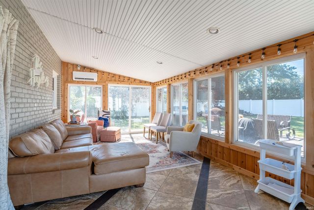 615 Trinity Drive, Evansville, IN 47714