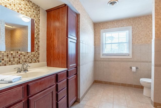 615 Trinity Drive, Evansville, IN 47714