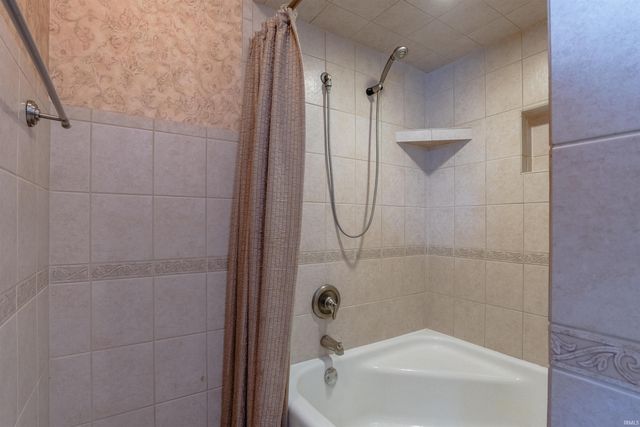 615 Trinity Drive, Evansville, IN 47714
