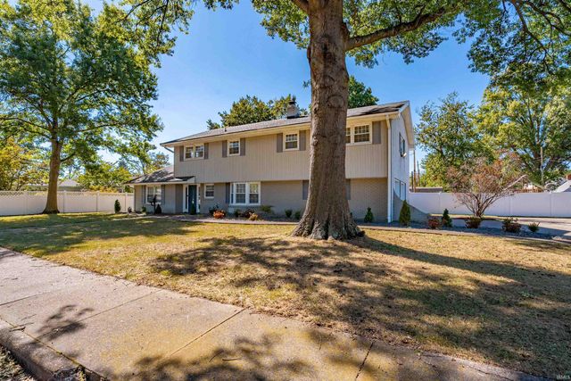 615 Trinity Drive, Evansville, IN 47714
