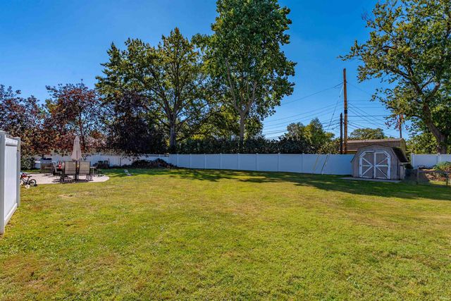 615 Trinity Drive, Evansville, IN 47714