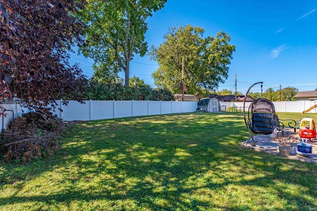 615 Trinity Drive, Evansville, IN 47714