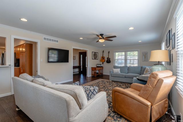 615 Trinity Drive, Evansville, IN 47714