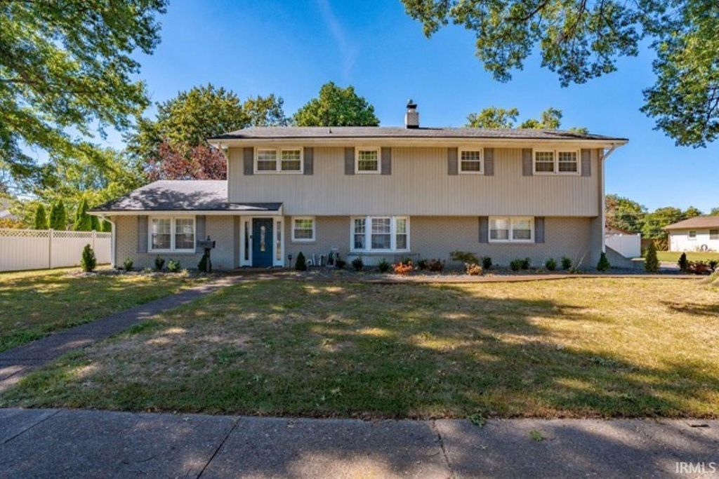 615 Trinity Drive, Evansville, IN 47714