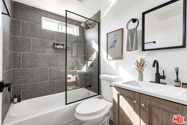 1036 Cherry Avenue, Long Beach, CA 90813