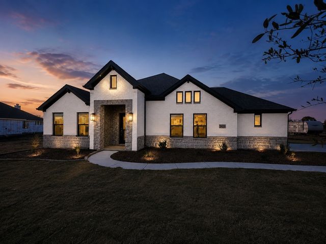 7015 Lilly Lane, Sanger, TX 76266