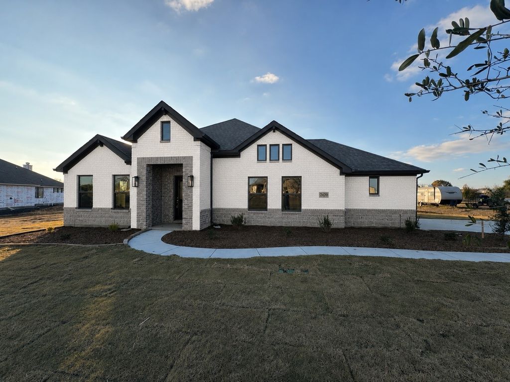 7015 Lilly Lane, Sanger, TX 76266