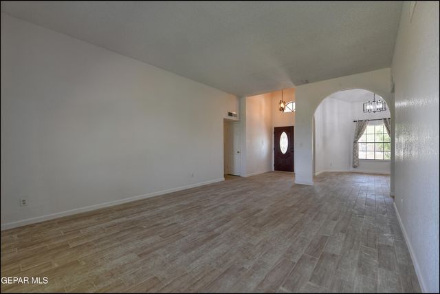 829 DULCE TIERRA Drive, El Paso, TX 79912