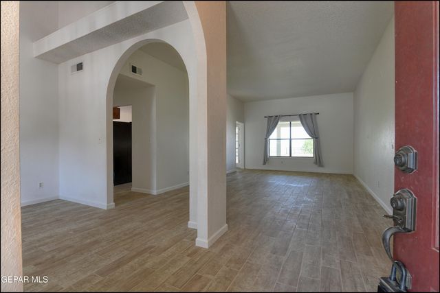 829 DULCE TIERRA Drive, El Paso, TX 79912