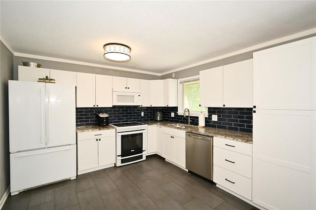 7320 NW 78th Street, Kansas City, MO 64152