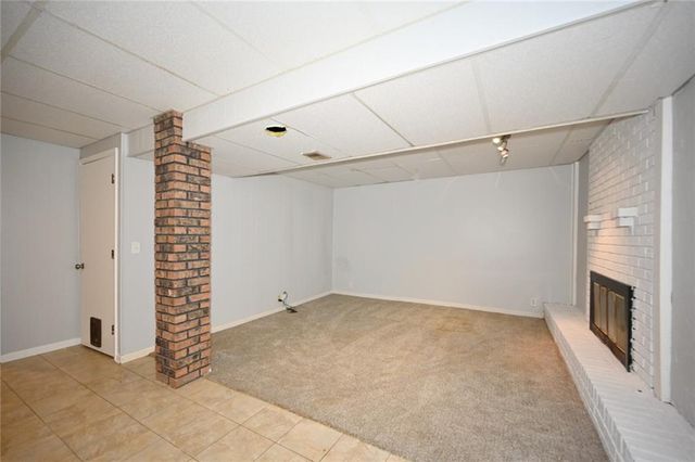 7320 NW 78th Street, Kansas City, MO 64152