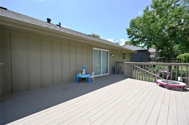 7320 NW 78th Street, Kansas City, MO 64152