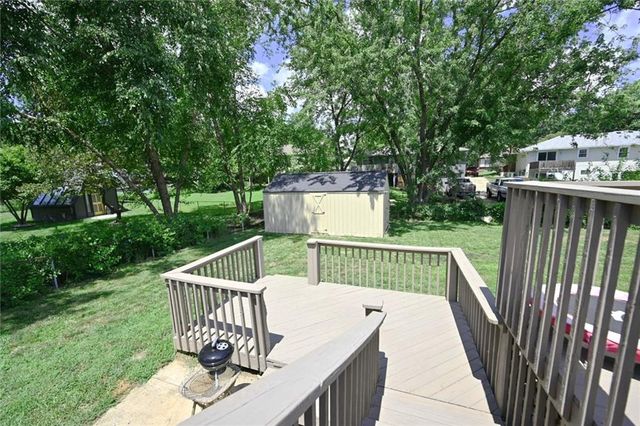 7320 NW 78th Street, Kansas City, MO 64152
