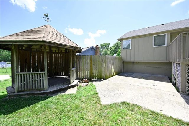 7320 NW 78th Street, Kansas City, MO 64152