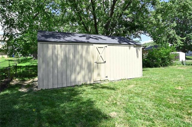 7320 NW 78th Street, Kansas City, MO 64152