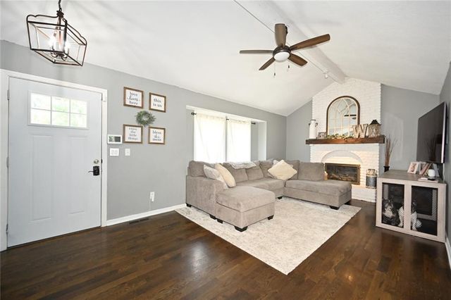 7320 NW 78th Street, Kansas City, MO 64152