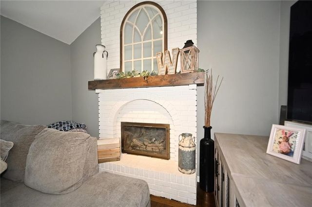 7320 NW 78th Street, Kansas City, MO 64152