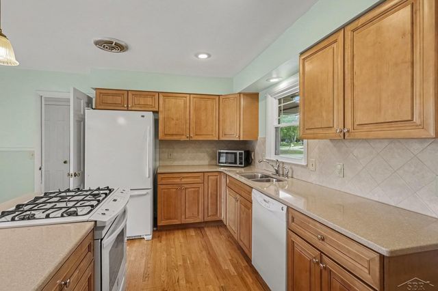 4300 Clement Drive, Saginaw Twp, MI 48603